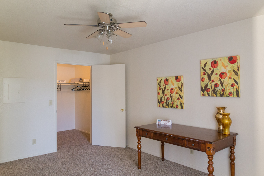 Apartments in Fresno for rent offering 12 bedroom Apartments Windscape